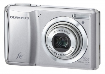  Olympus FE-47 silver  